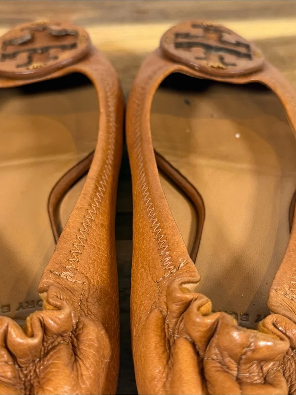 Tory Burch Women's Tan Leather Reva Logo Ballet Flats - Sz 6?